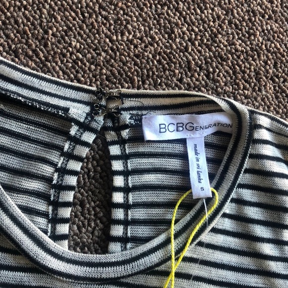 NWT BCBGeneration Striped Cold-Shoulder Top - Picture 4 of 7